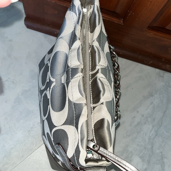 Coach Rare Crossbody/ Shoulder Bag Like New signature C silver/ metallic leather - Picture 14 of 16